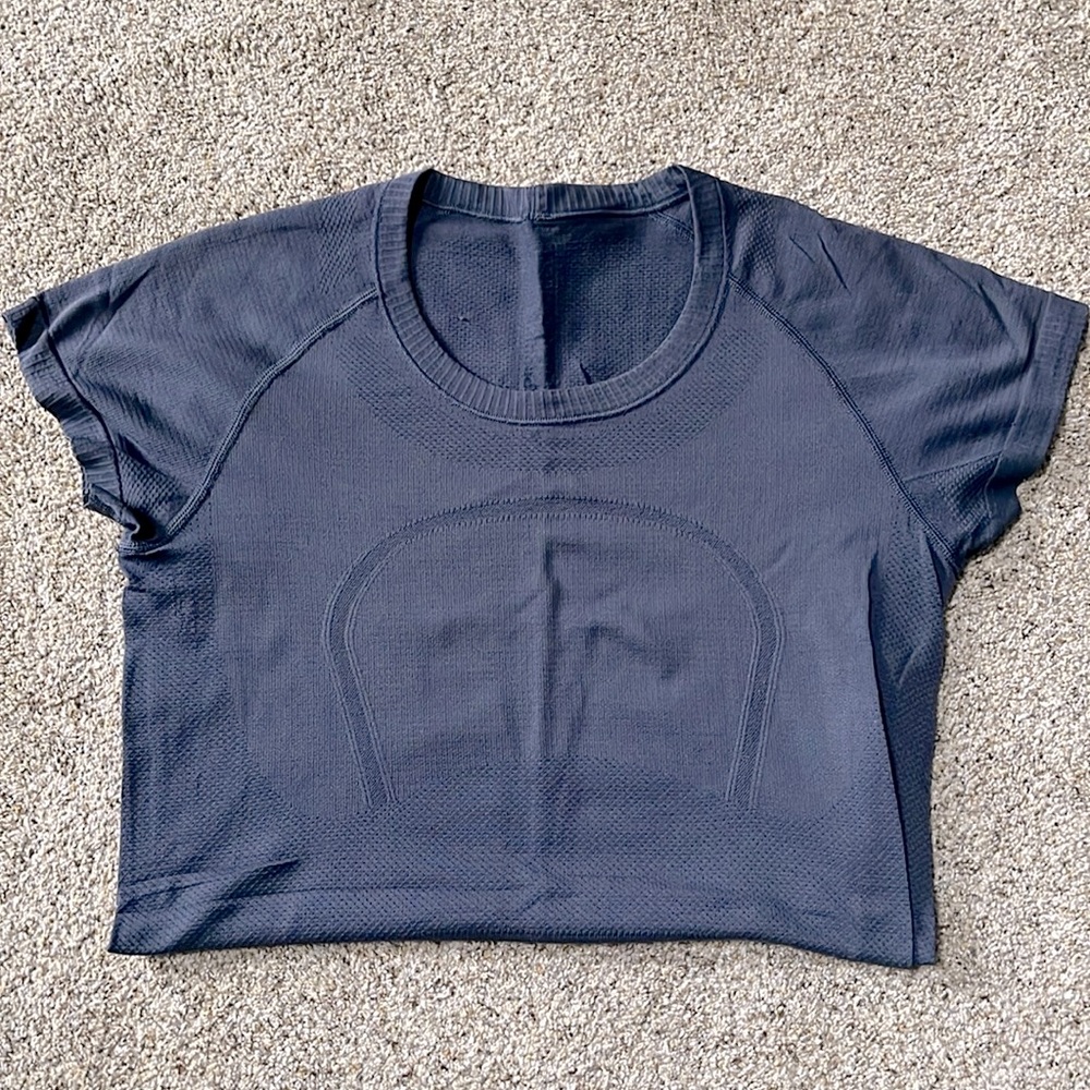 Lululemon Swiftly Tech Short Sleeve - Size 8